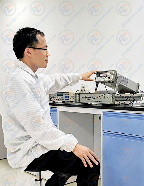 电子仪器计量校准送检校准图片