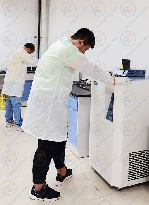 照明厂仪器计量检测现场校准图片