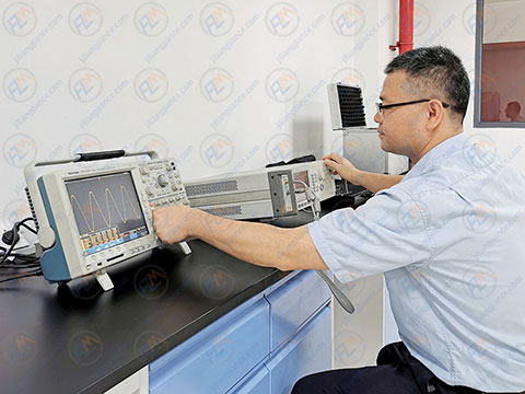 无线电仪器校准实验室
